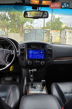 Внедорожник / Кроссовер Mitsubishi Pajero Wagon 2009 в 
