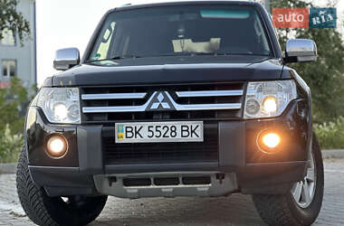 Внедорожник / Кроссовер Mitsubishi Pajero Wagon 2007 в 