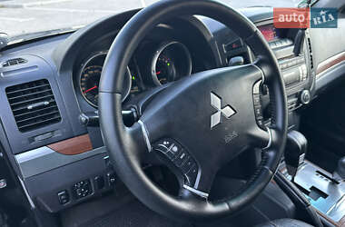 Внедорожник / Кроссовер Mitsubishi Pajero Wagon 2007 в 