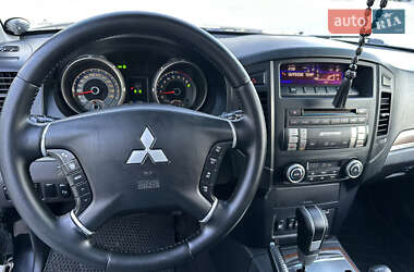 Внедорожник / Кроссовер Mitsubishi Pajero Wagon 2007 в 