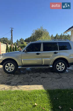 Внедорожник / Кроссовер Mitsubishi Pajero Wagon 2007 в 