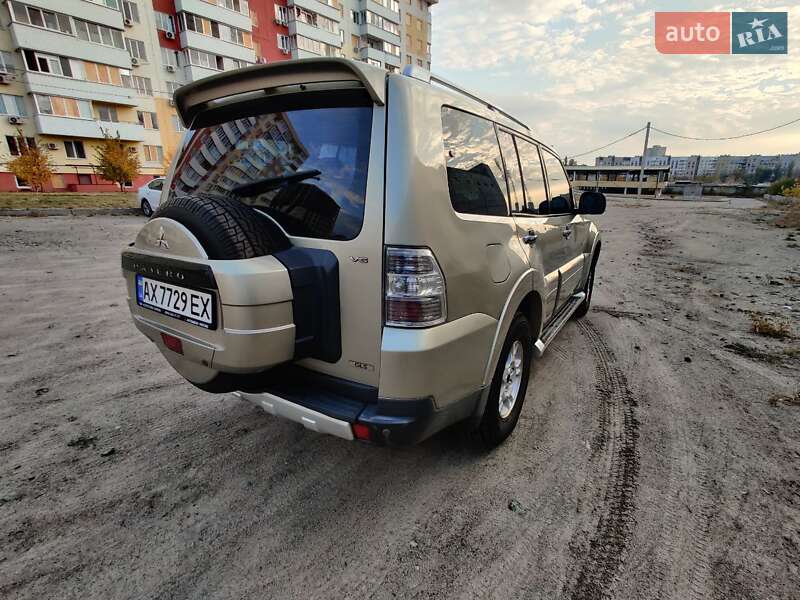 Внедорожник / Кроссовер Mitsubishi Pajero Wagon 2008 в Харькове