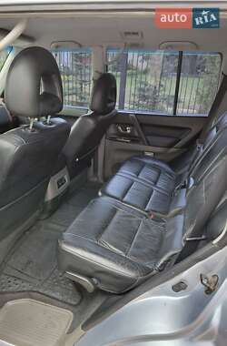 Внедорожник / Кроссовер Mitsubishi Pajero Wagon 2003 в 