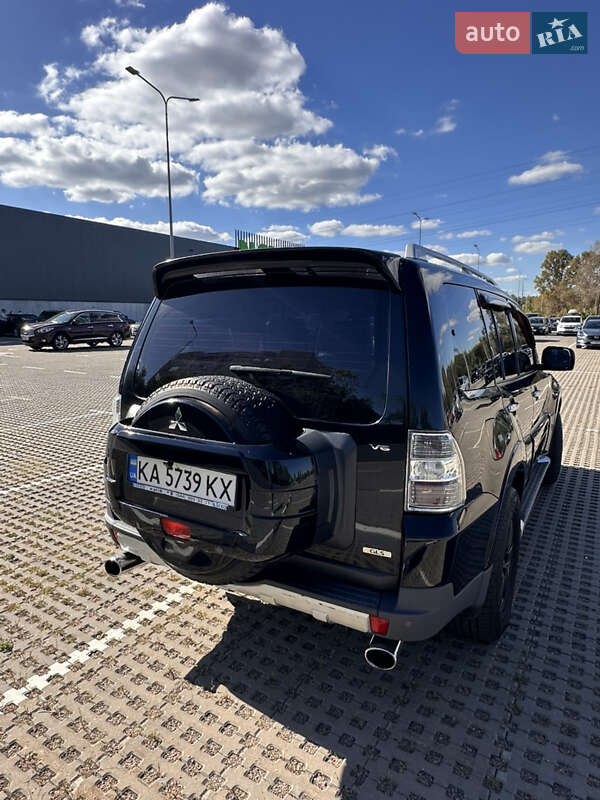Внедорожник / Кроссовер Mitsubishi Pajero Wagon 2008 в Киеве