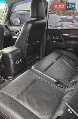 Внедорожник / Кроссовер Mitsubishi Pajero Wagon 2007 в 