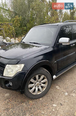 Внедорожник / Кроссовер Mitsubishi Pajero Wagon 2010 в 