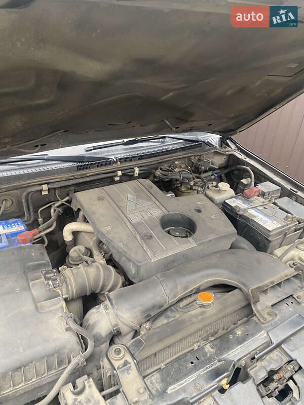 Внедорожник / Кроссовер Mitsubishi Pajero Wagon 2010 в Киеве фото 19 Внедорожник / Кроссовер Mitsubishi Pajero Wagon 2010 в Киеве