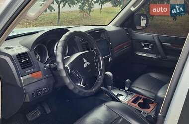 Внедорожник / Кроссовер Mitsubishi Pajero Wagon 2009 в 