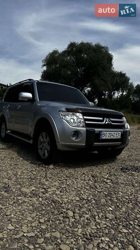 Позашляховик / Кросовер Mitsubishi Pajero Wagon 2011 в Тернополі фото 5 Позашляховик / Кросовер Mitsubishi Pajero Wagon 2011 в Тернополі
