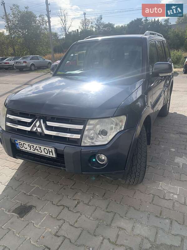 Внедорожник / Кроссовер Mitsubishi Pajero Wagon 2007 в 
