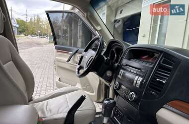 Внедорожник / Кроссовер Mitsubishi Pajero Wagon 2007 в 
