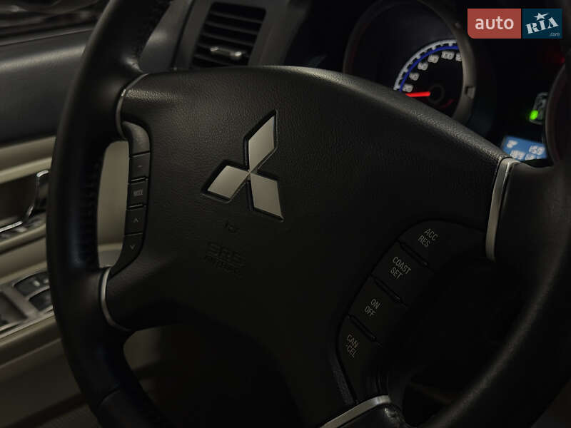 Позашляховик / Кросовер Mitsubishi Pajero Wagon 2008 в Миколаєві