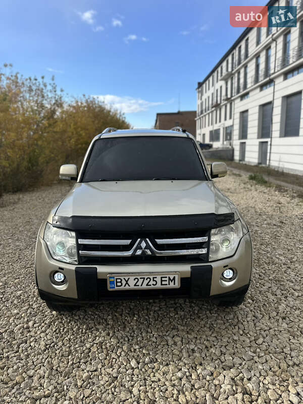 Внедорожник / Кроссовер Mitsubishi Pajero Wagon 2008 в 