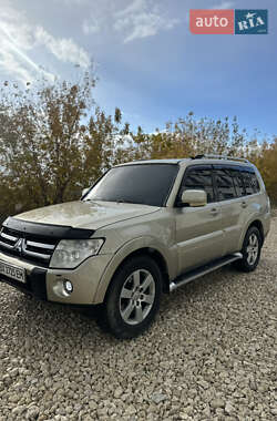 Внедорожник / Кроссовер Mitsubishi Pajero Wagon 2008 в 