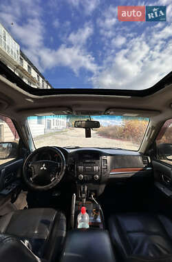Внедорожник / Кроссовер Mitsubishi Pajero Wagon 2008 в 