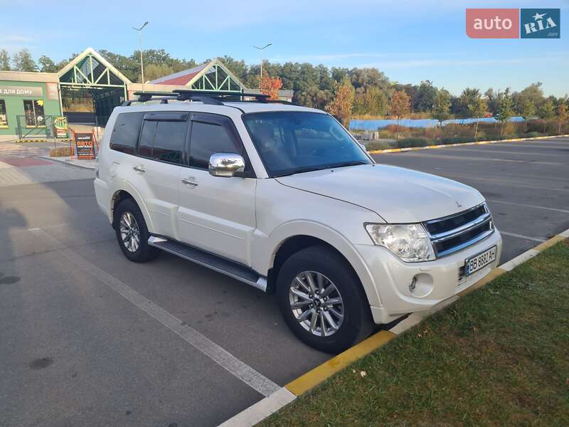 Внедорожник / Кроссовер Mitsubishi Pajero Wagon 2014 в Ирпене
