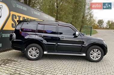 Внедорожник / Кроссовер Mitsubishi Pajero Wagon 2015 в 