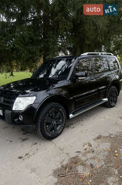 Внедорожник / Кроссовер Mitsubishi Pajero Wagon 2008 в 