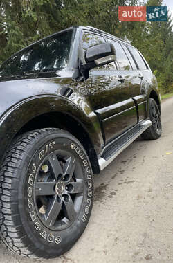 Внедорожник / Кроссовер Mitsubishi Pajero Wagon 2008 в 