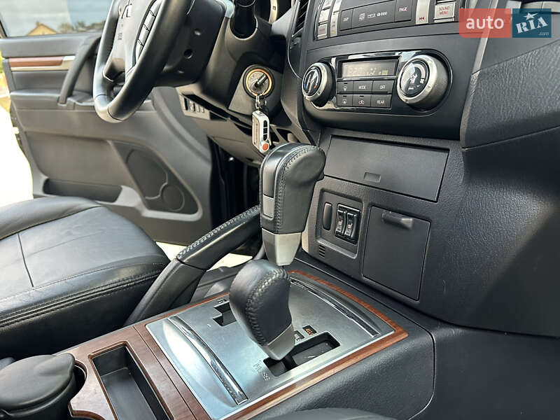 Позашляховик / Кросовер Mitsubishi Pajero Wagon 2007 в Одесі