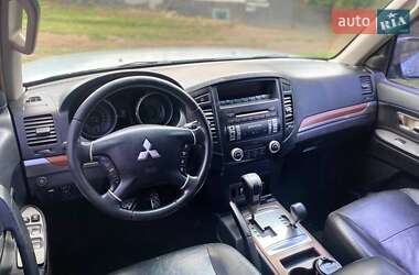 Внедорожник / Кроссовер Mitsubishi Pajero Wagon 2007 в 