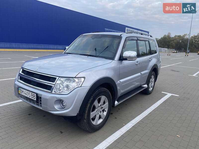 Позашляховик / Кросовер Mitsubishi Pajero Wagon 2013 в 