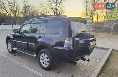 Позашляховик / Кросовер Mitsubishi Pajero Wagon 2010 в  фото 3 Позашляховик / Кросовер Mitsubishi Pajero Wagon 2010 в