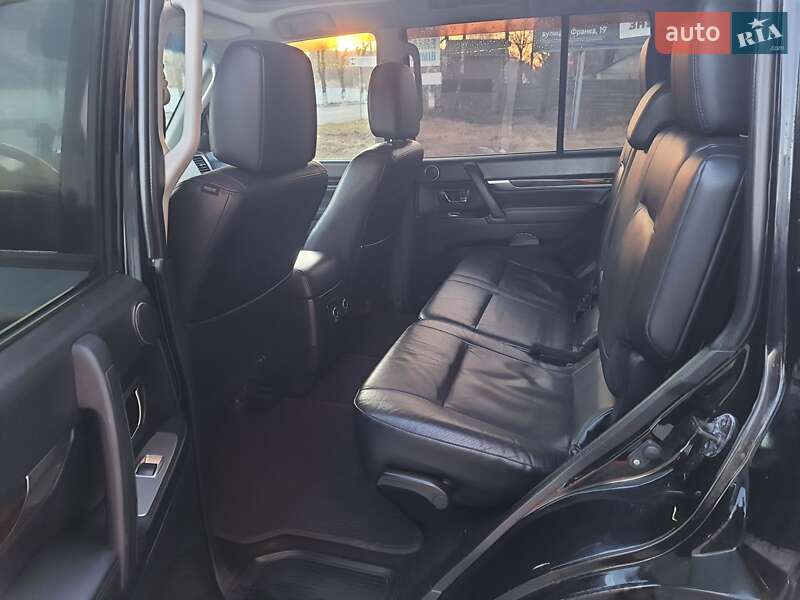 Позашляховик / Кросовер Mitsubishi Pajero Wagon 2010 в Старокостянтинові