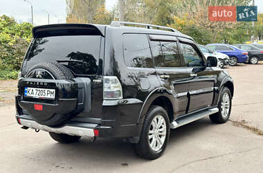 Внедорожник / Кроссовер Mitsubishi Pajero Wagon 2012 в 