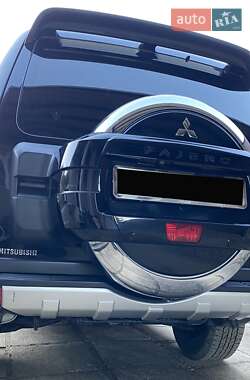 Позашляховик / Кросовер Mitsubishi Pajero Wagon 2008 в  фото 12 Позашляховик / Кросовер Mitsubishi Pajero Wagon 2008 в