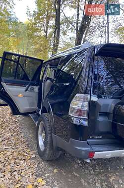 Позашляховик / Кросовер Mitsubishi Pajero Wagon 2008 в  фото 40 Позашляховик / Кросовер Mitsubishi Pajero Wagon 2008 в