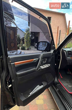 Позашляховик / Кросовер Mitsubishi Pajero Wagon 2009 в  фото 4 Позашляховик / Кросовер Mitsubishi Pajero Wagon 2009 в
