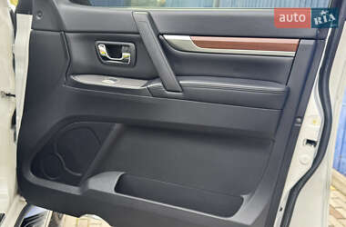 Внедорожник / Кроссовер Mitsubishi Pajero Wagon 2008 в 
