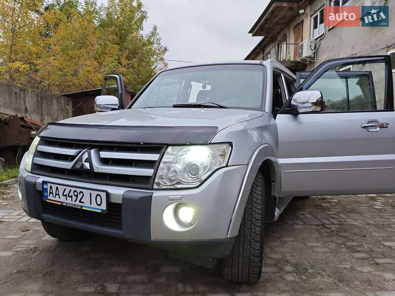 Внедорожник / Кроссовер Mitsubishi Pajero Wagon 2008 в Киеве