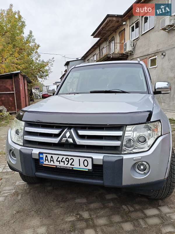 Внедорожник / Кроссовер Mitsubishi Pajero Wagon 2008 в Киеве