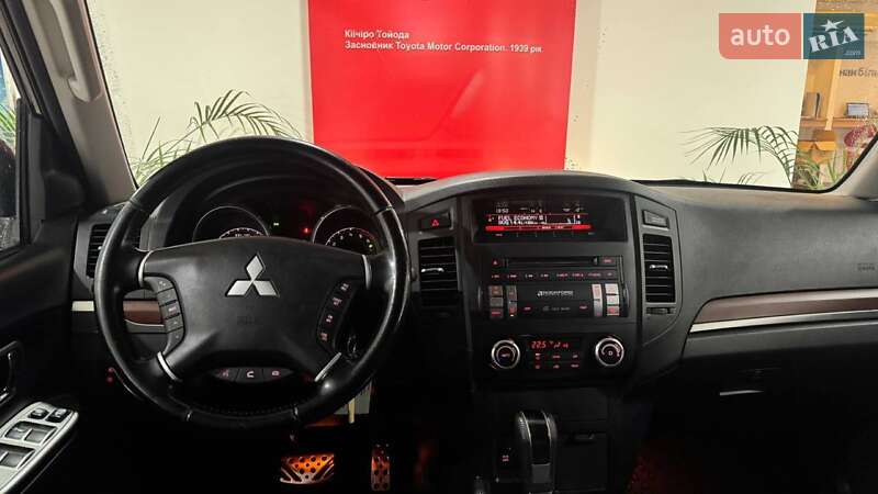 Позашляховик / Кросовер Mitsubishi Pajero Wagon 2012 в Ужгороді