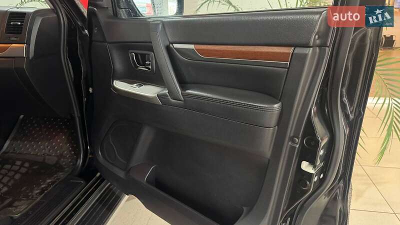 Позашляховик / Кросовер Mitsubishi Pajero Wagon 2012 в Ужгороді