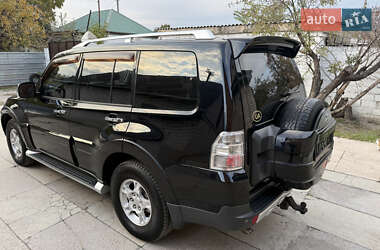 Позашляховик / Кросовер Mitsubishi Pajero Wagon 2007 в  фото 6 Позашляховик / Кросовер Mitsubishi Pajero Wagon 2007 в