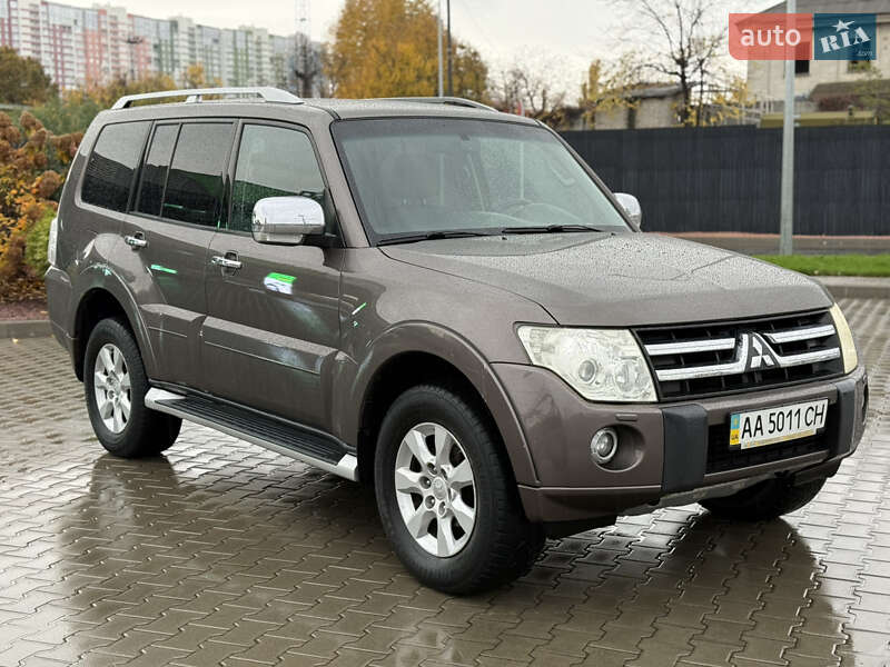 Mitsubishi Pajero Wagon 2010
