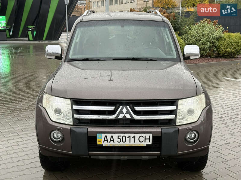Позашляховик / Кросовер Mitsubishi Pajero Wagon 2010 в Києві