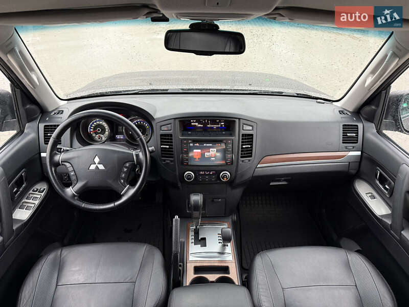 Позашляховик / Кросовер Mitsubishi Pajero Wagon 2010 в Києві