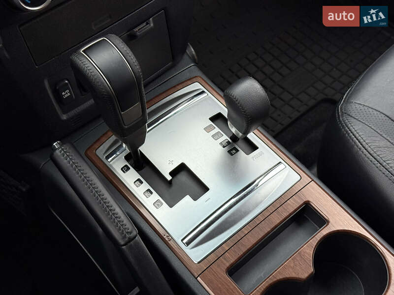 Позашляховик / Кросовер Mitsubishi Pajero Wagon 2010 в Києві