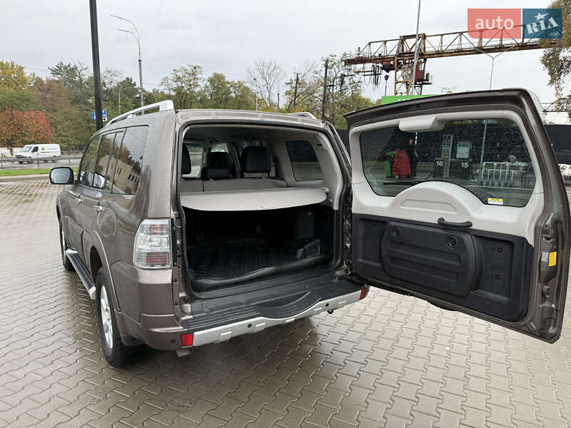 Позашляховик / Кросовер Mitsubishi Pajero Wagon 2010 в Києві