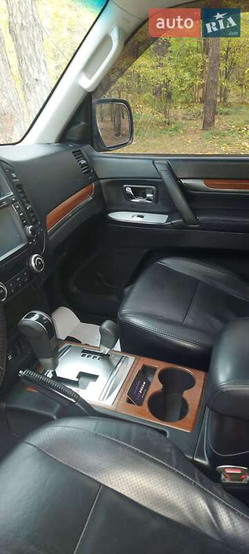 Внедорожник / Кроссовер Mitsubishi Pajero Wagon 2011 в Александрие