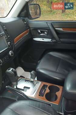 Внедорожник / Кроссовер Mitsubishi Pajero Wagon 2011 в 