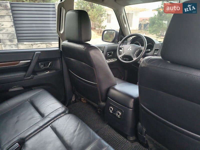 Внедорожник / Кроссовер Mitsubishi Pajero Wagon 2008 в Житомире фото 14 Внедорожник / Кроссовер Mitsubishi Pajero Wagon 2008 в Житомире