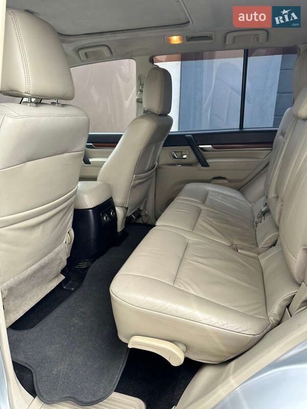 Внедорожник / Кроссовер Mitsubishi Pajero Wagon 2007 в Харькове фото 28 Внедорожник / Кроссовер Mitsubishi Pajero Wagon 2007 в Харькове