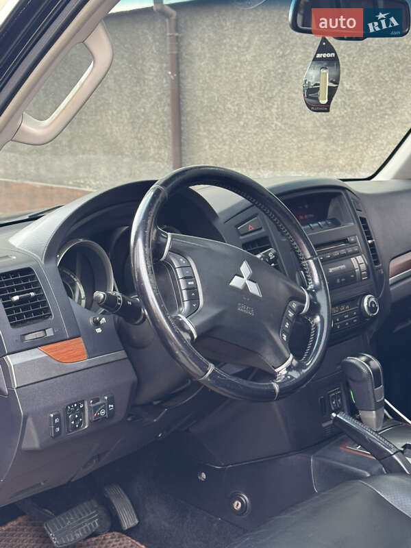 Внедорожник / Кроссовер Mitsubishi Pajero Wagon 2008 в Ивано-Франковске фото 16 Внедорожник / Кроссовер Mitsubishi Pajero Wagon 2008 в Ивано-Франковске