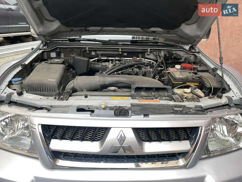 Внедорожник / Кроссовер Mitsubishi Pajero Wagon 2005 в Виннице фото 15 Внедорожник / Кроссовер Mitsubishi Pajero Wagon 2005 в Виннице
