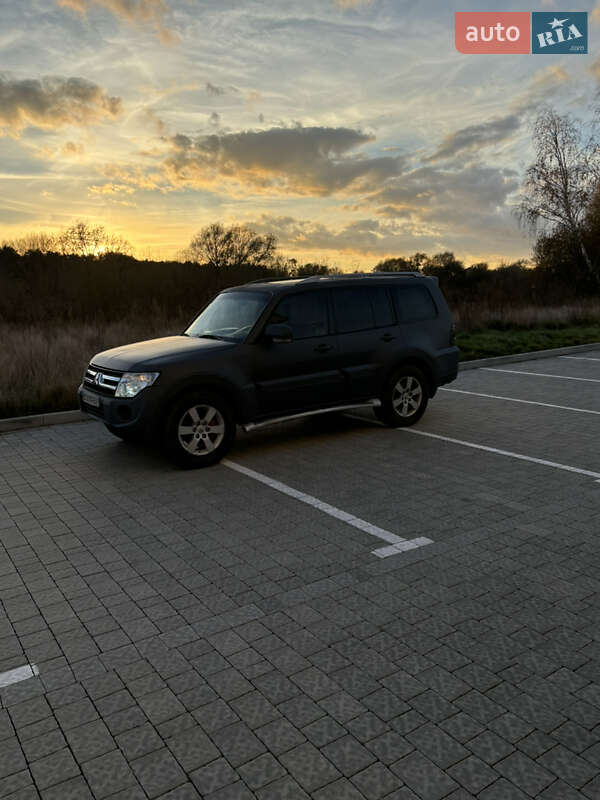 Позашляховик / Кросовер Mitsubishi Pajero Wagon 2008 в Львові